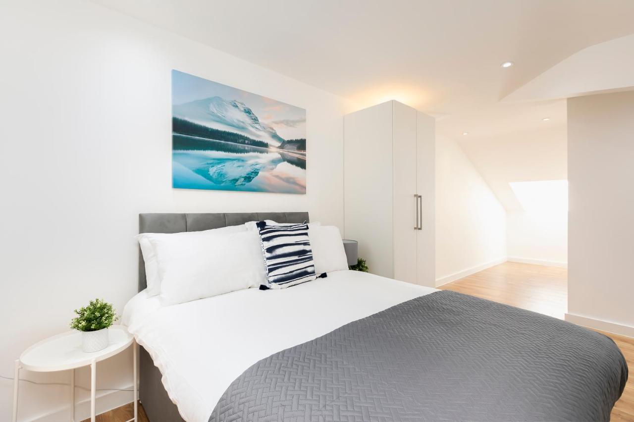 Skyvillion - 4 Bed Luxury Apartment With Balcony & Parking Enfield Ngoại thất bức ảnh