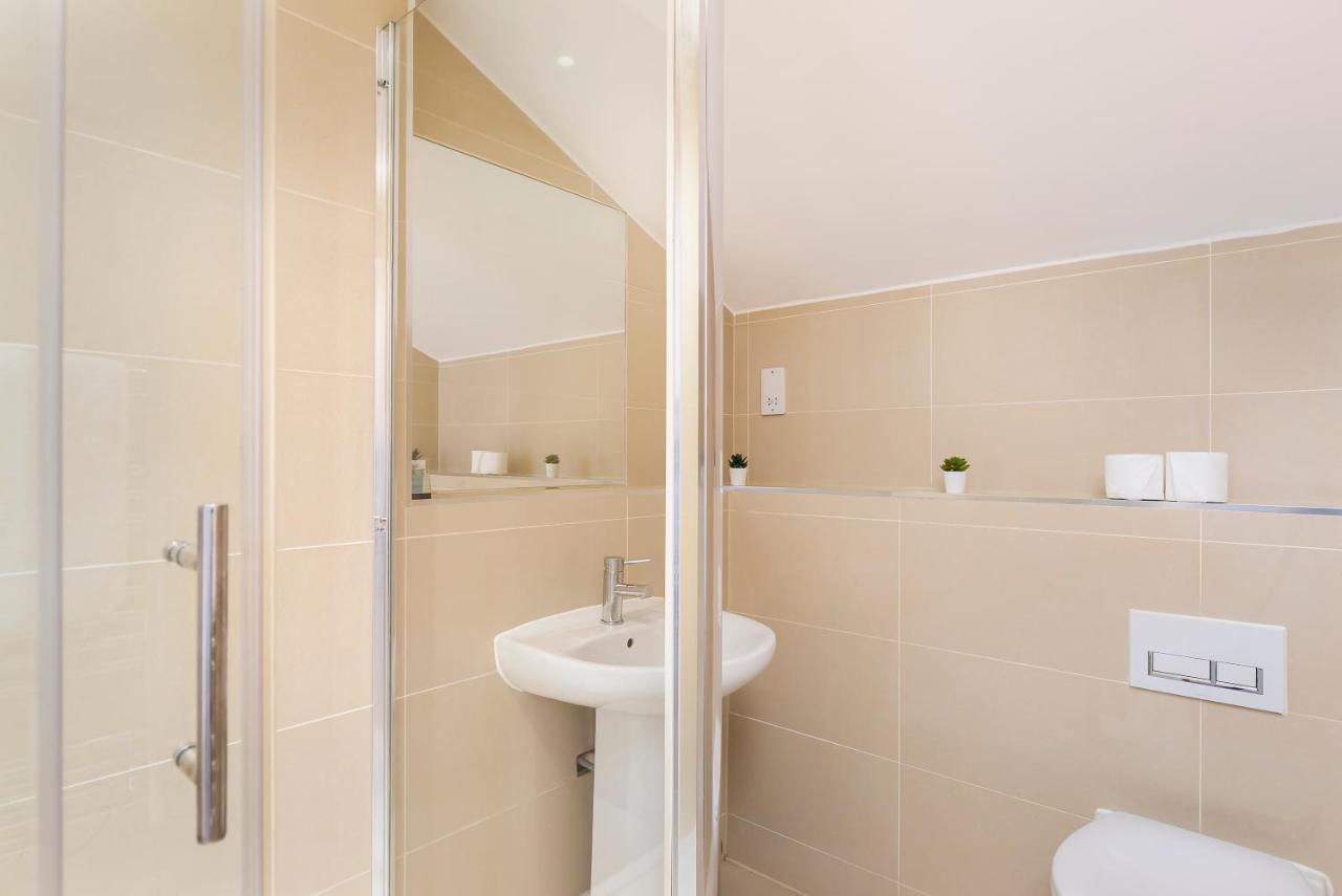 Skyvillion - 4 Bed Luxury Apartment With Balcony & Parking Enfield Ngoại thất bức ảnh